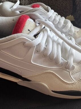Air Jordan 4 RM White Fire Red Black Size 8.5 -